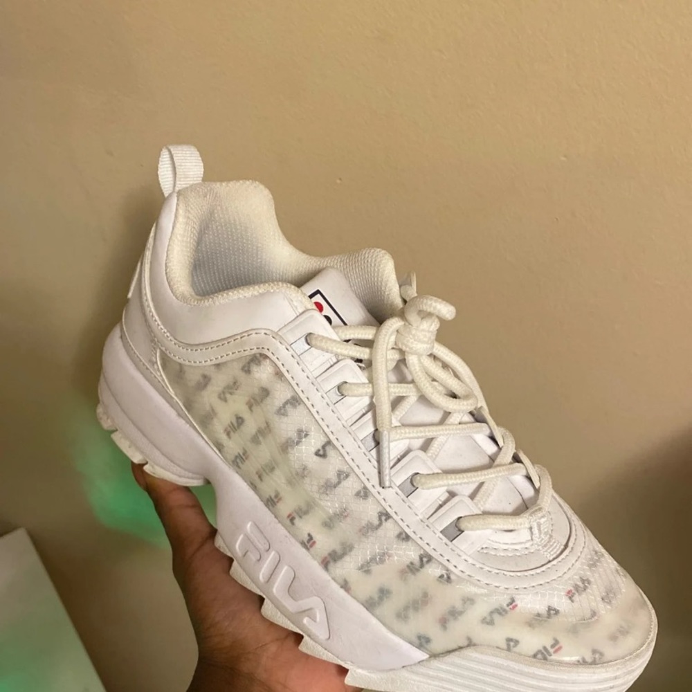 Filas - Picture 2 of 2